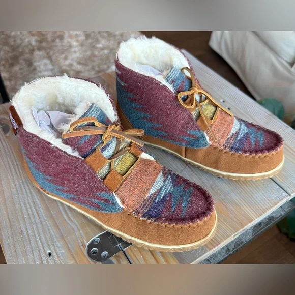 Minnetonka 7 Torrey Brown, Multicolor Indoor/Outdoor Slipper Boots FIT LIKE 6.5 - Picture 4 of 14
